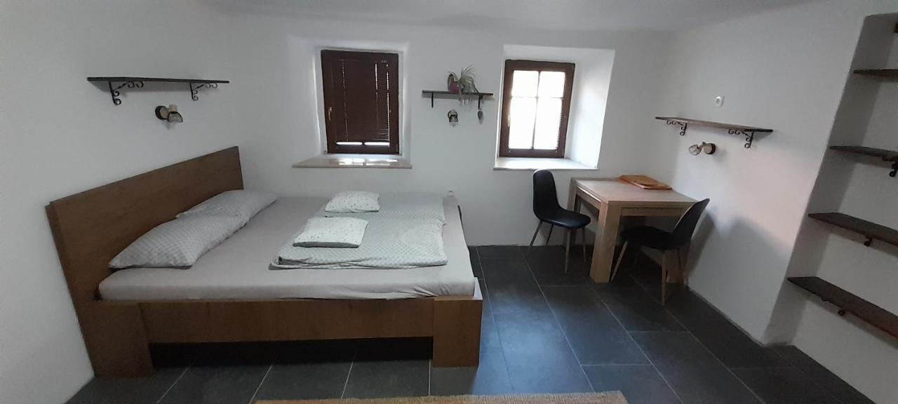 Apartment Slovan Škofja Loka エクステリア 写真